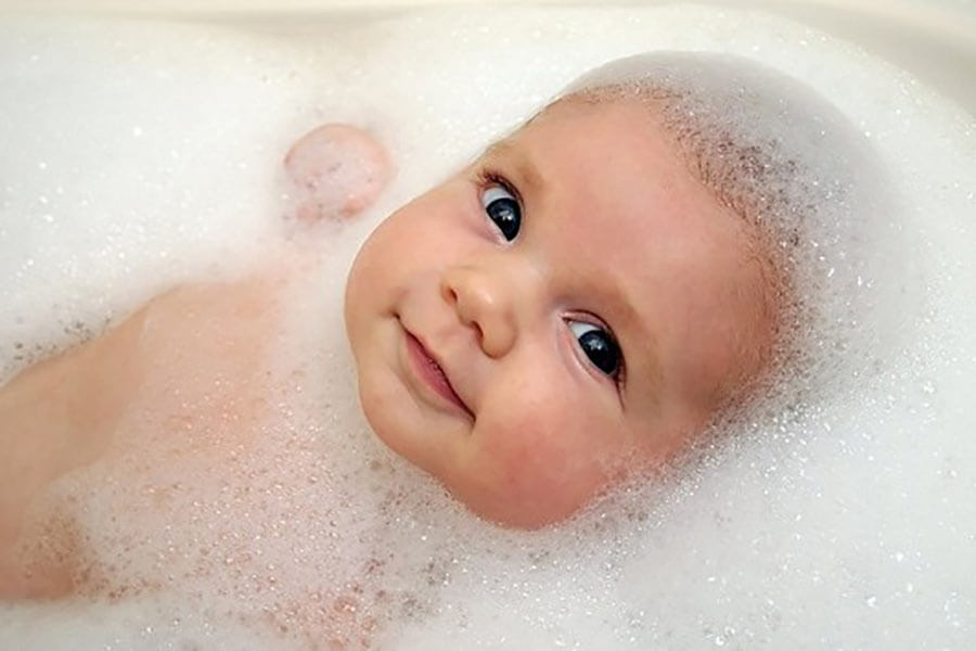 Купание ребенка