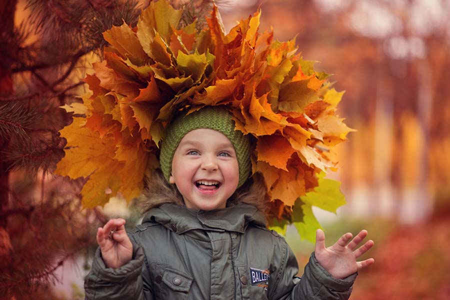 Ребенок осенью